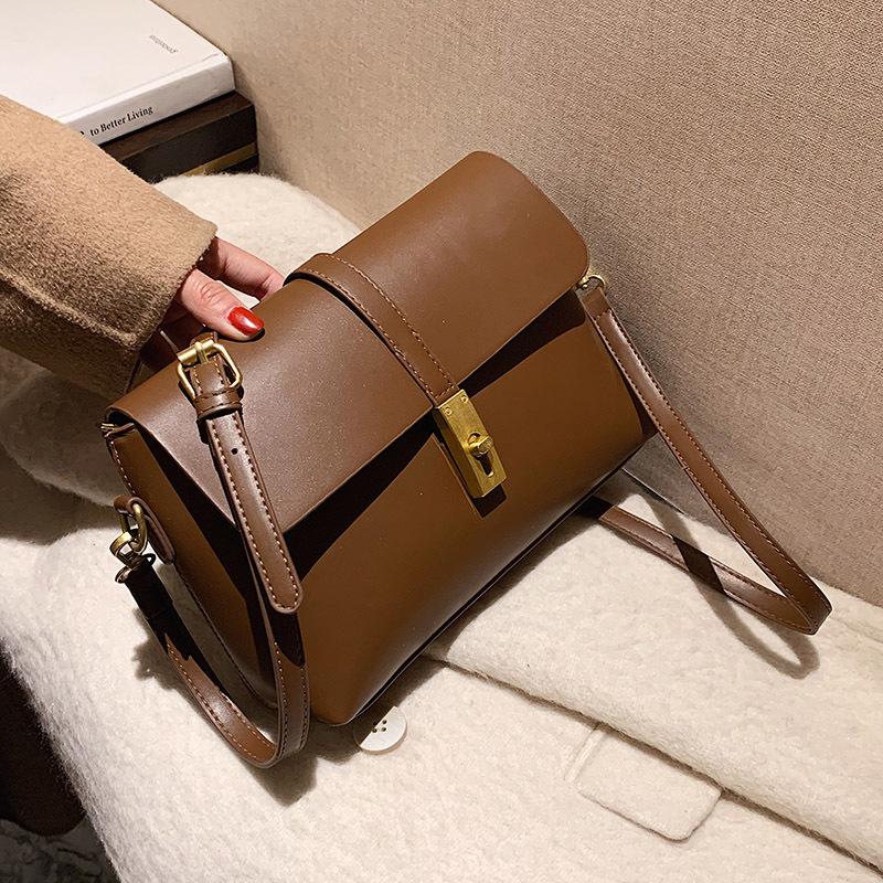 Textured Women's Small Bags 2021 Spring New Casual Textured Trendy Fashion One Shoulder Messenger Bag Wild Small Square Bag, Black
Textured Women's Small Bags 2021 Spring New Casual Textured Trendy Fashion One Shoulder Messenger Bag Wild Small Square Bag, Black