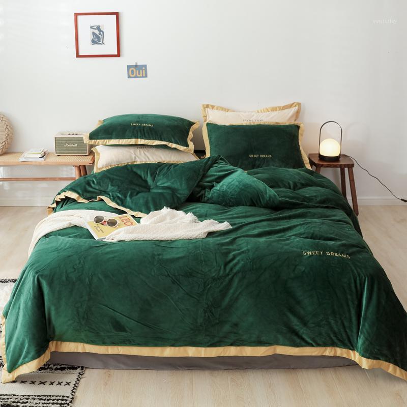 Fashion Skin-friendly Bedclothes High Density Crystal Velvet Cozy Breathable Bedding Set Duvet Cover Bedsheet Pillowcase Bed Set1, Model 9
Fashion Skin-friendly Bedclothes High Density Crystal Velvet Cozy Breathable Bedding Set Duvet Cover Bedsheet Pillowcase Bed Set1, Model 9