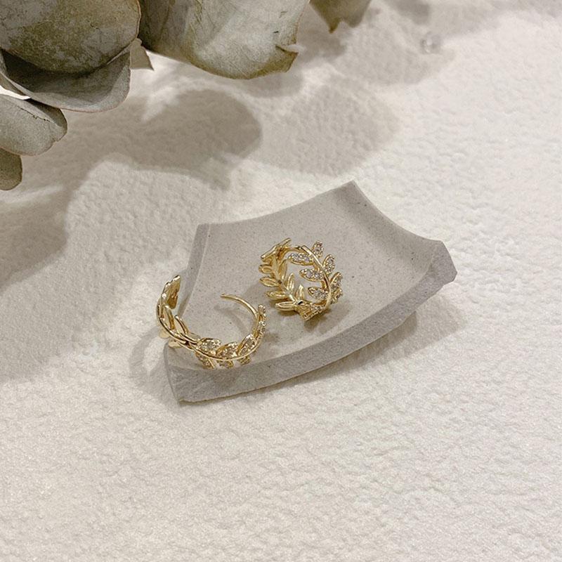 Hoop & Huggie Wheat Leaf Circle Round Earrings Small Charm Fashion Jewelry For Women Accessories Pendant Wholesale S925 Pin High Quality
Hoop & Huggie Wheat Leaf Circle Round Earrings Small Charm Fashion Jewelry For Women Accessories Pendant Wholesale S925 Pin High Quality