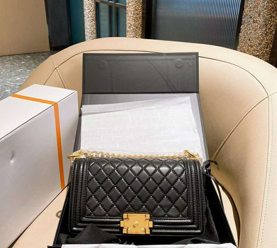 Luxury Designers Handbag Women Classic Single Shoulder Bags Handbags Fashion Crossbody Chain Bags Genuine Leather Vintage Messenger Bag
Luxury Designers Handbag Women Classic Single Shoulder Bags Handbags Fashion Crossbody Chain Bags Genuine Leather Vintage Messenger Bag