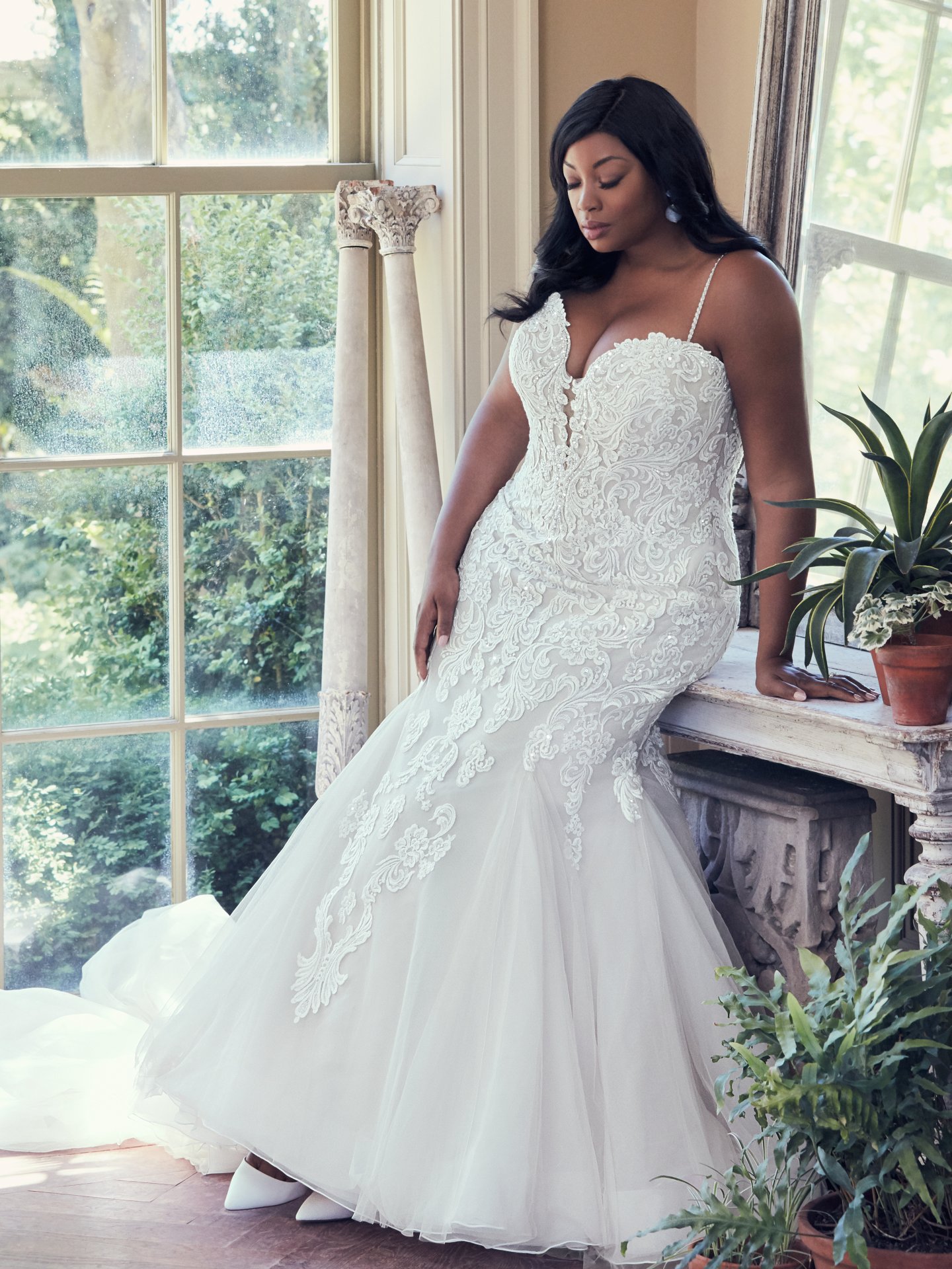 Plus Size Attractive Lace Mermaid Wedding Dresses Beaded Spaghetti Straps Bridal Gowns Covered Buttons Back Sweep Train Robe De Marie