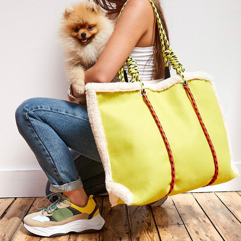 2021 Designer small imitation lambskin Plaid bag knot woven shoulder belt fabric Tote new
2021 Designer small imitation lambskin Plaid bag knot woven shoulder belt fabric Tote new