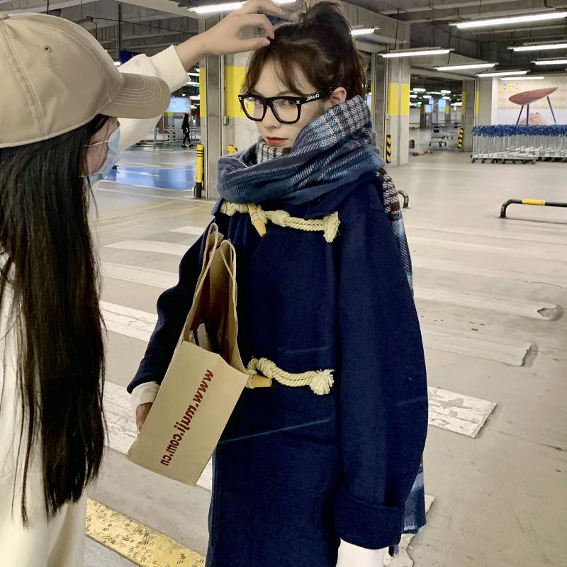 Woolen coat women' new fall / winter 2020 Paris sleepless sheep' horn button long double faced overcoat, Khaki
Woolen coat women' new fall / winter 2020 Paris sleepless sheep' horn button long double faced overcoat, Khaki