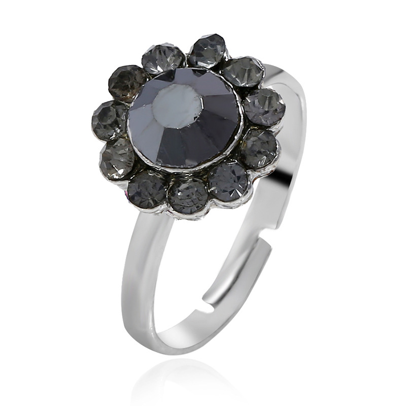 European and American Jewelry Explosion Jewelry Three-dimensional Flower Ring Personality Fashion Simple Ring
European and American Jewelry Explosion Jewelry Three-dimensional Flower Ring Personality Fashion Simple Ring