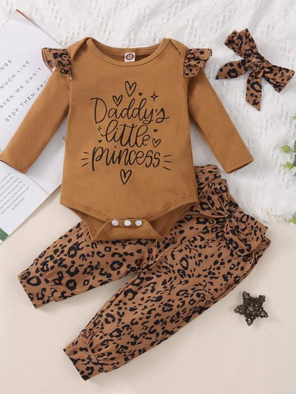 Baby Slogan Graphic Ruffle Trim Bodysuit & Bow Front Sweatpants & Headband SHE