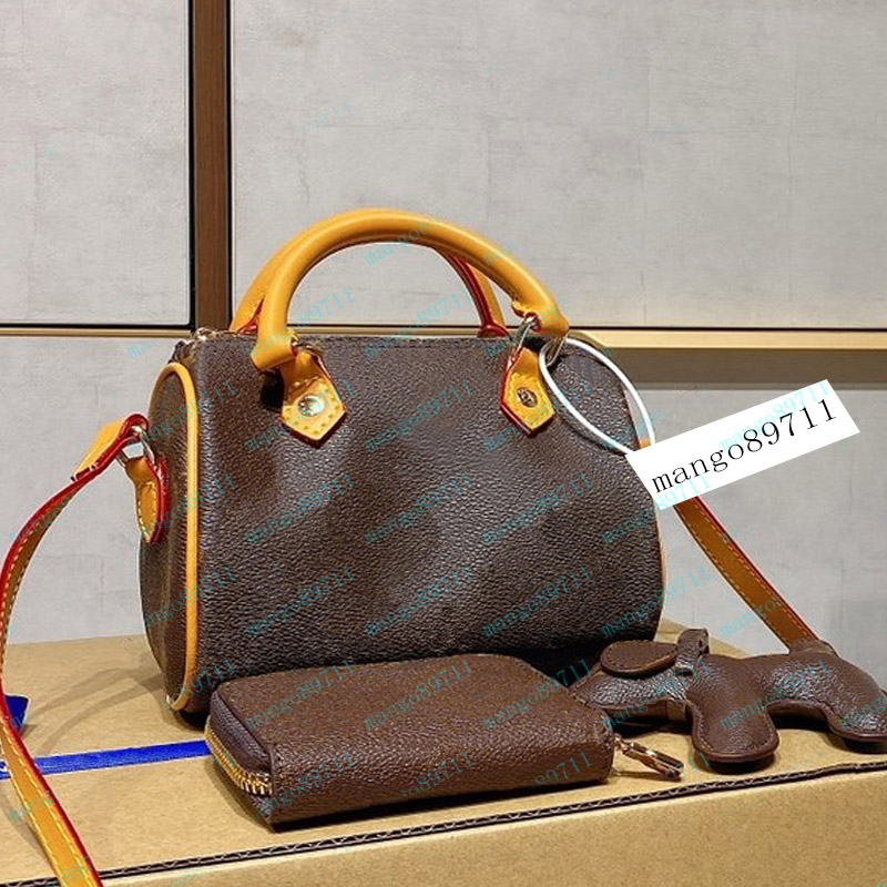 16cm Womens Handbag Purse Flower Ladies Casual Tote Bags Leather Shoulder Bag Female Fashion Handbags Purses Free Dog Ornament Wallet, No need to buy a box
16cm Womens Handbag Purse Flower Ladies Casual Tote Bags Leather Shoulder Bag Female Fashion Handbags Purses Free Dog Ornament Wallet, No need to buy a box