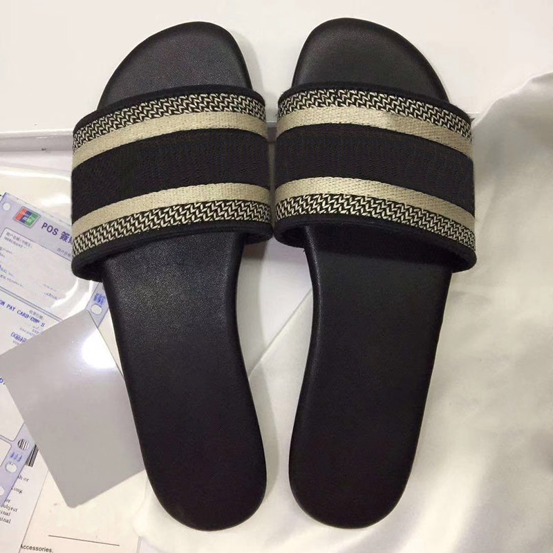 2021 New Paris Women Sandals Slippers Embroidery Sandal Floral Brocade Flip Flops Summer Striped Beach Slides Ladies Slippers Loafers Box, Black
2021 New Paris Women Sandals Slippers Embroidery Sandal Floral Brocade Flip Flops Summer Striped Beach Slides Ladies Slippers Loafers Box, Black