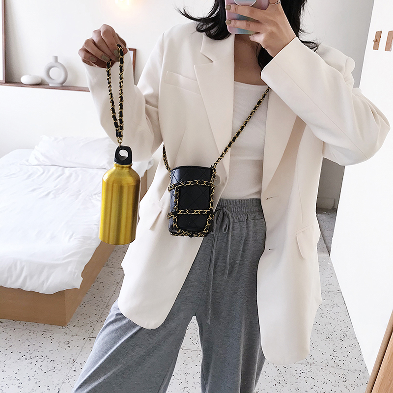 Hot Sale Luxury Women Water Bottle Pouch Totes ins hot style Chain shoulder bag bike mini bag purse Fashion Crossbody Bag Strap Clutch, Black shoulder bag
Hot Sale Luxury Women Water Bottle Pouch Totes ins hot style Chain shoulder bag bike mini bag purse Fashion Crossbody Bag Strap Clutch, Black shoulder bag