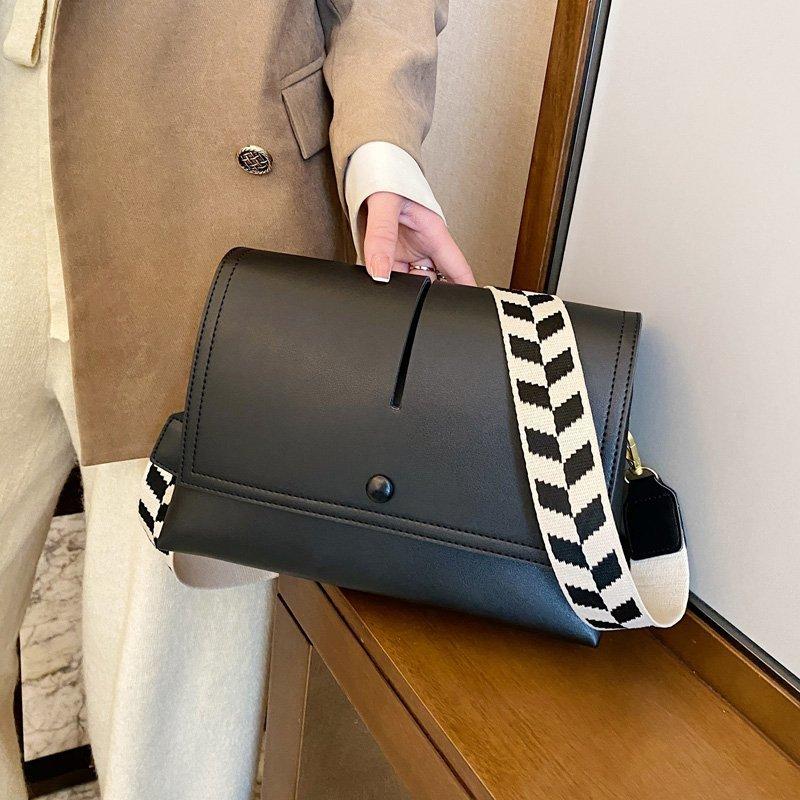 Luxury Crossbody Bags for Women Messenger Bags Girls Fashion Flap Bag Sac Handbag Panelled Female Designer Shoulder Bag Commute, Black
Luxury Crossbody Bags for Women Messenger Bags Girls Fashion Flap Bag Sac Handbag Panelled Female Designer Shoulder Bag Commute, Black