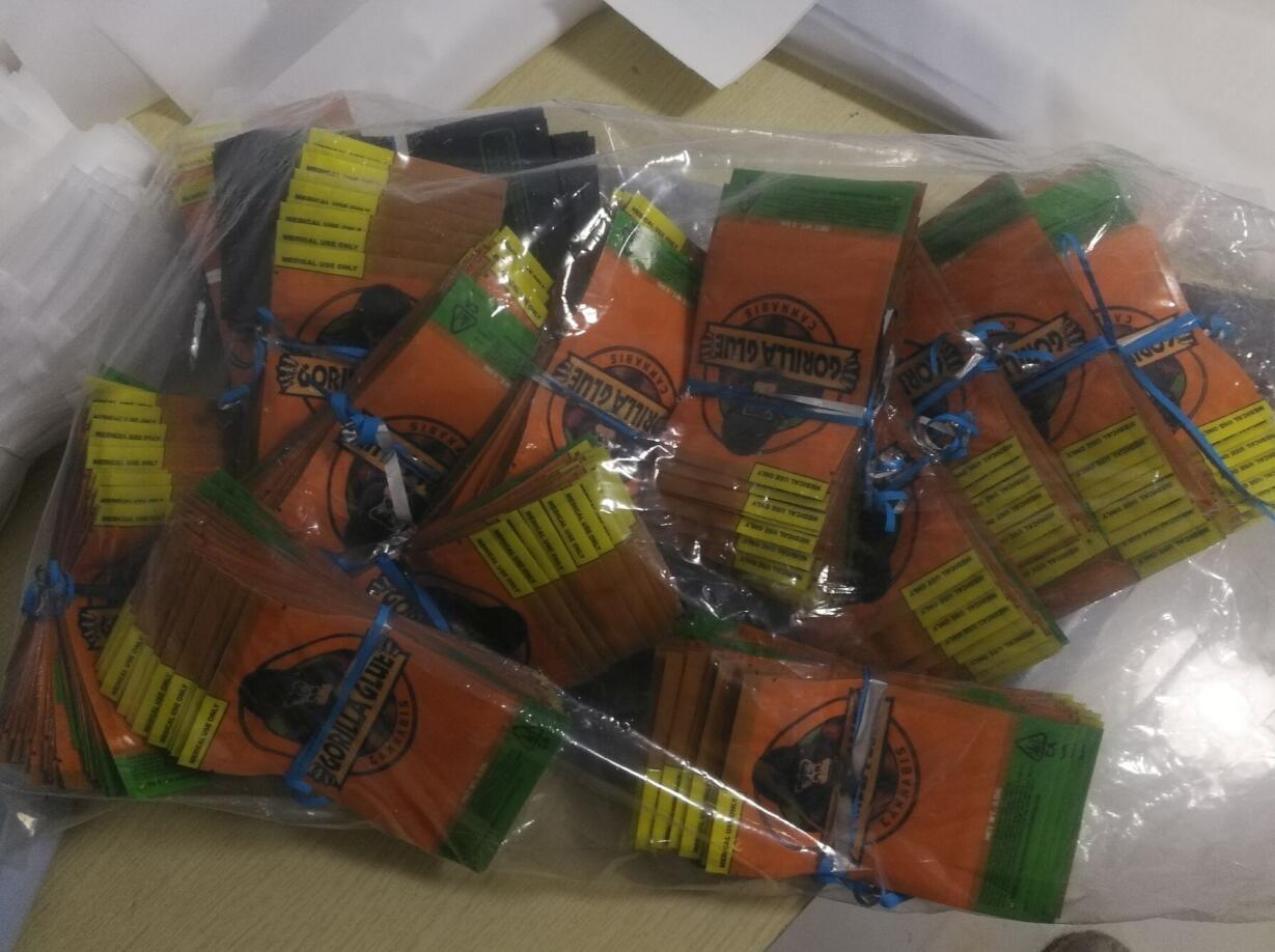 Hot GORILLA GLUE BAG 3.5g Smell Proof Bags Vape Packaging for Dry Herb GORILLA GLUE mylar Zipper bag DHL Free sagh
Hot GORILLA GLUE BAG 3.5g Smell Proof Bags Vape Packaging for Dry Herb GORILLA GLUE mylar Zipper bag DHL Free sagh