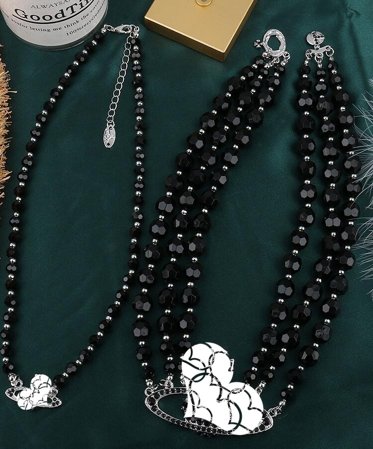 2021 new European and American catwalk stars with the same three-layer pearl full diamond satellite necklace black necklace clavicle chain f
2021 new European and American catwalk stars with the same three-layer pearl full diamond satellite necklace black necklace clavicle chain f