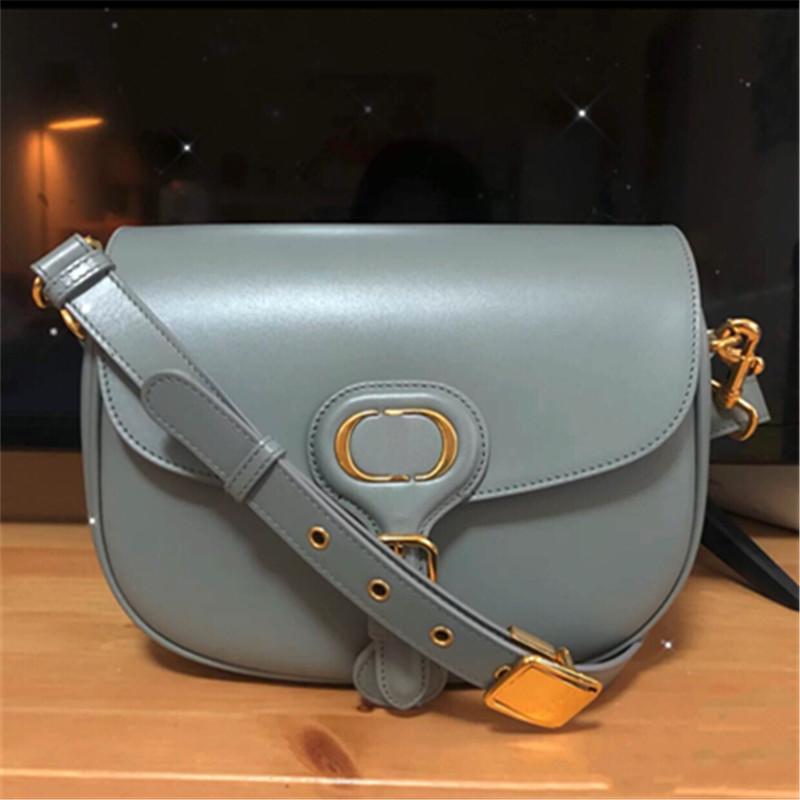 2021 New Montaigne Bag Bobby Womens Bag Saddle Bag Small Presbyopic Canvas Leather One-Shoulder Crossbody, Black;red
2021 New Montaigne Bag Bobby Womens Bag Saddle Bag Small Presbyopic Canvas Leather One-Shoulder Crossbody, Black;red