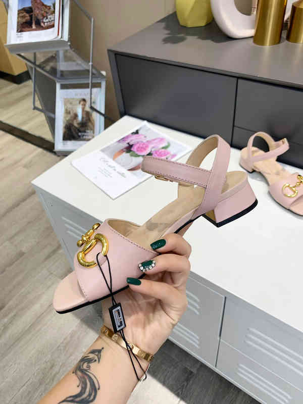 Sandals peep-toe sandals Leather are decorated with the brand's signature horse buckle accessories. Double-ring and elongated designs run through IZPQ, Box
Sandals peep-toe sandals Leather are decorated with the brand's signature horse buckle accessories. Double-ring and elongated designs run through IZPQ, Box