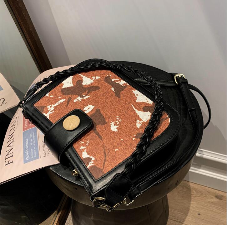 wholesale women handbag elegant atmospheric printing crossbody bag street trend contrast leather shoulder bag new printed leather fashion ba, Black;red
wholesale women handbag elegant atmospheric printing crossbody bag street trend contrast leather shoulder bag new printed leather fashion ba, Black;red