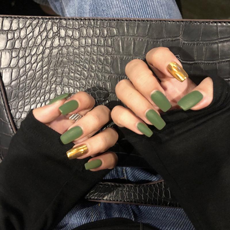 24 Pcs/set Matte Frosting Green Gold Powder Fake Nails Detachable Square Ultra Thin False Nails with Adhesive Tape Glue Sticker, Mp554
24 Pcs/set Matte Frosting Green Gold Powder Fake Nails Detachable Square Ultra Thin False Nails with Adhesive Tape Glue Sticker, Mp554
