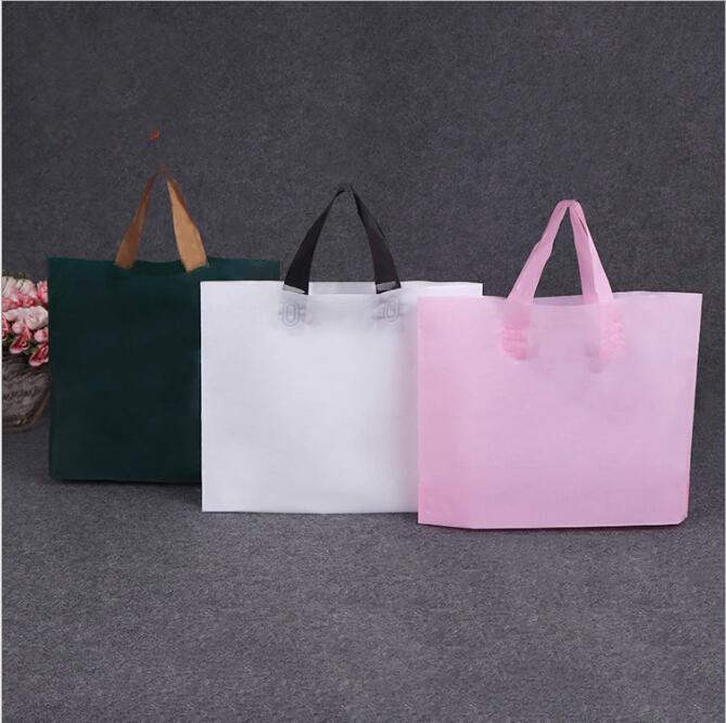 50pcs/pack Thick Plastic Carry Bag With Handle Wedding Party Gift Bags Large Shopping Bag (print logo moq 200pcs)
50pcs/pack Thick Plastic Carry Bag With Handle Wedding Party Gift Bags Large Shopping Bag (print logo moq 200pcs)