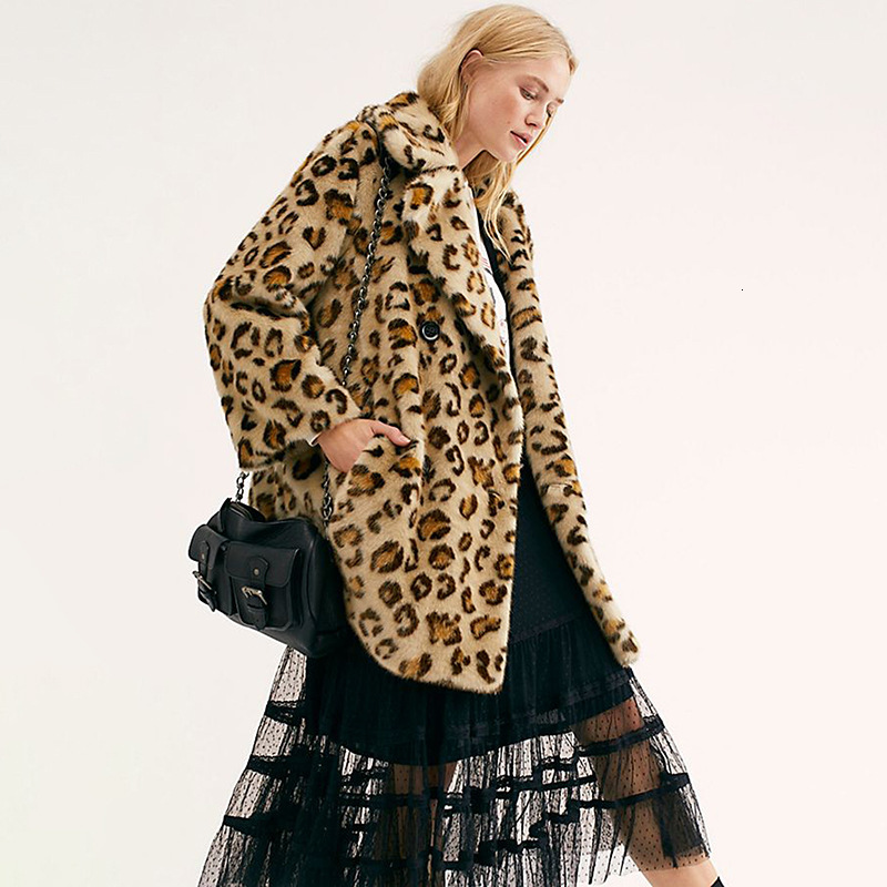 2021 New and Women' Winter Jacket Velvet Lapel Sleeve Double Pocket Hot Female Fashion JRAZ, Leopard.
2021 New and Women' Winter Jacket Velvet Lapel Sleeve Double Pocket Hot Female Fashion JRAZ, Leopard.