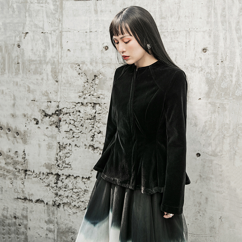EAM Loose Fit Black Velvet Split Joint Temperament Jacket Round Neck Long Sleeve Women Coat Fashion Spring 1R606 201017