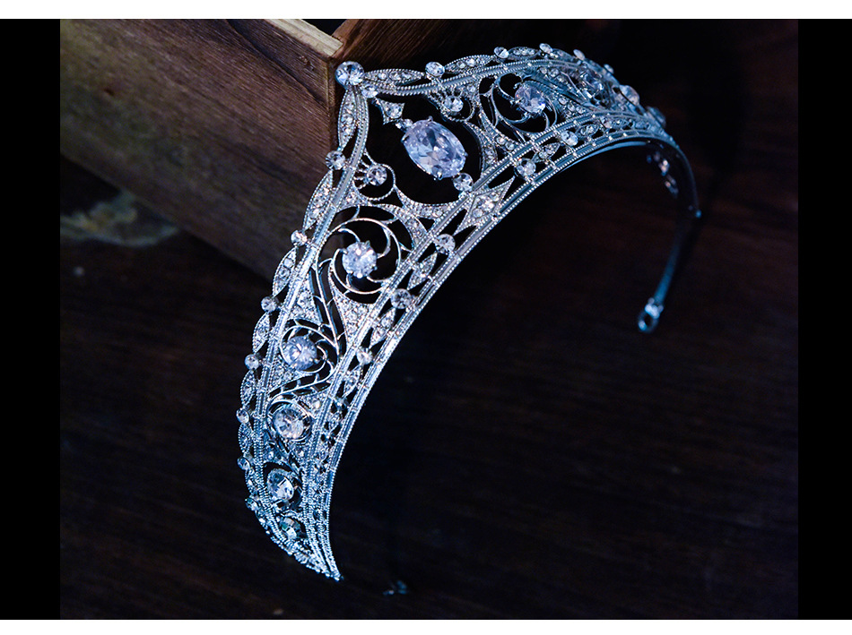 2021 new Vintage Baroque Bridal Tiaras Accessories Prom Headwear Stunning Sheer Crystals Wedding Tiaras And Crowns 1908
2021 new Vintage Baroque Bridal Tiaras Accessories Prom Headwear Stunning Sheer Crystals Wedding Tiaras And Crowns 1908