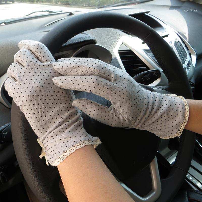 1Pair New Women's Driving Slip-resistant Sunscreen Cotton Golves Fashion Summer/Autumn Female Sun Protection Non-slip Dot Glove1
1Pair New Women's Driving Slip-resistant Sunscreen Cotton Golves Fashion Summer/Autumn Female Sun Protection Non-slip Dot Glove1
