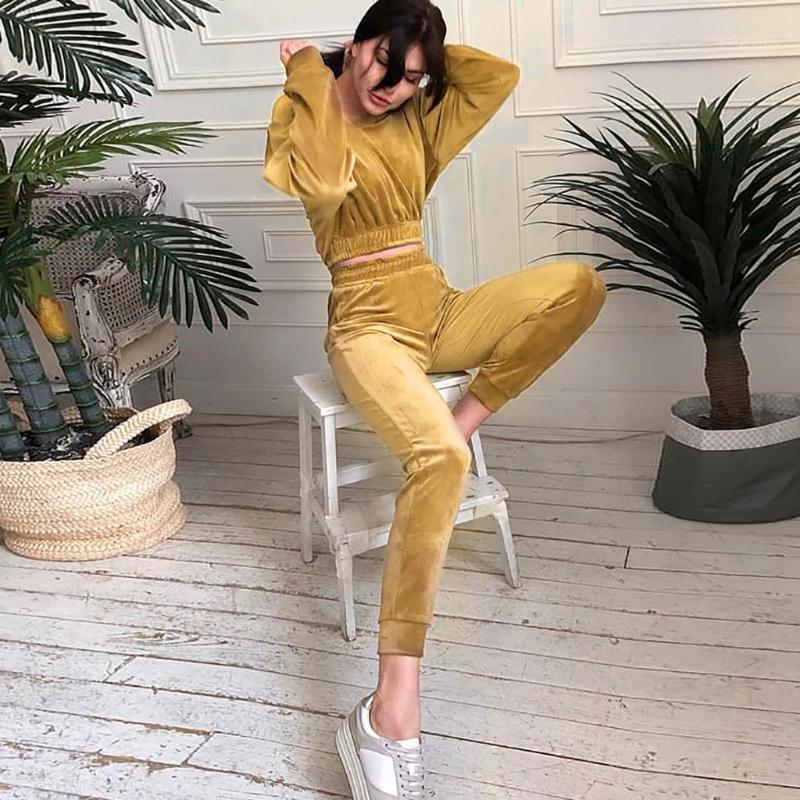 New Fashion Women' Long Sleeve V-neck Sexy Tracksuits Jogging Running Sports Suit Two-pieces Solid Color Women' Sets #31, Yelloiw
New Fashion Women' Long Sleeve V-neck Sexy Tracksuits Jogging Running Sports Suit Two-pieces Solid Color Women' Sets #31, Yelloiw