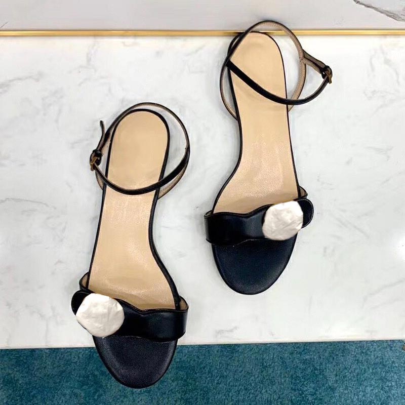 Designer sandals sexy fashion comfortable flat shoes new elegant casual summer women's shoes office work shoes large size 40 41 42, Extra shoebox
Designer sandals sexy fashion comfortable flat shoes new elegant casual summer women's shoes office work shoes large size 40 41 42, Extra shoebox