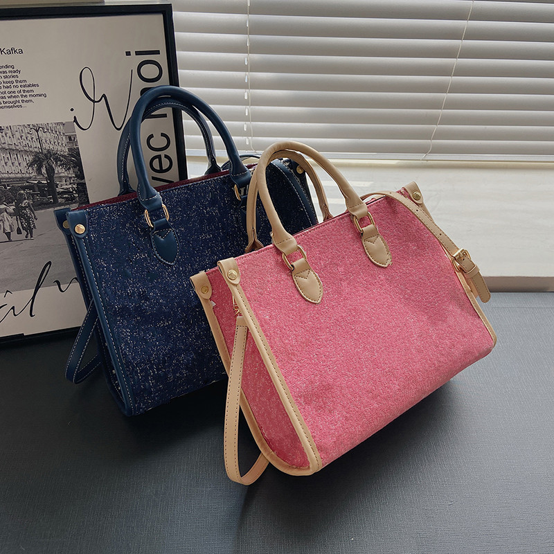 Designer Tote Bag Bags Canvas Handbag embroidered Classic Shoulder women Luxurys Designers fashion large capacity, Pink
Designer Tote Bag Bags Canvas Handbag embroidered Classic Shoulder women Luxurys Designers fashion large capacity, Pink