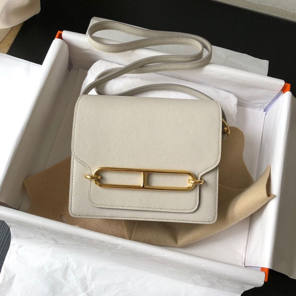 Roulis 2021 New Pig Nose Tofu Leather Stewardess Small Square Simple and Fashionable Single Shoulder Messenger Women's Bag With SuX Hermè s
Roulis 2021 New Pig Nose Tofu Leather Stewardess Small Square Simple and Fashionable Single Shoulder Messenger Women's Bag With SuX Hermè s