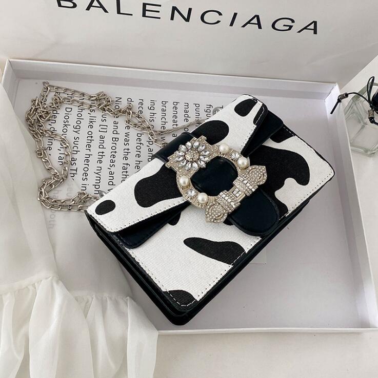 handbag street fashion contrast leather womens chain bag elegant atmosphere studded shoulder bags fashions pearl leathers messenger handbags, Black;red
handbag street fashion contrast leather womens chain bag elegant atmosphere studded shoulder bags fashions pearl leathers messenger handbags, Black;red
