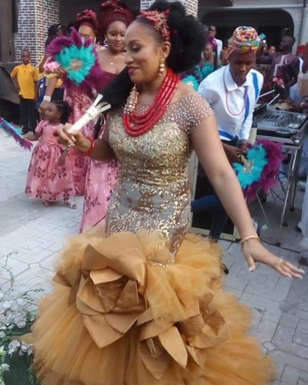2020 Arabic Aso Ebi Gold Luxurious Sexy Evening Dresses Lace Crystals Prom Dresses Sheer Neck Formal Party Second Reception Gowns ZJ334, Champagne
2020 Arabic Aso Ebi Gold Luxurious Sexy Evening Dresses Lace Crystals Prom Dresses Sheer Neck Formal Party Second Reception Gowns ZJ334, Champagne