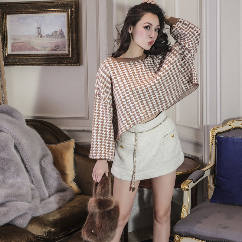 2021 New Autumn and Winter Houndstooth Short Round Joker Malha Luva Casual High Street Elven's Clothes DF73, Khaki.
2021 New Autumn and Winter Houndstooth Short Round Joker Malha Luva Casual High Street Elven's Clothes DF73, Khaki.