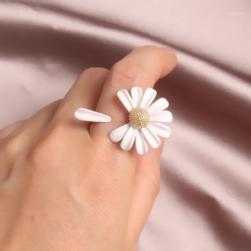 Cluster Rings 2022 Chic White Daisy Flower For Women Bohemian Fashion Jewelry Adjustable Ring, Golden;silver
Cluster Rings 2022 Chic White Daisy Flower For Women Bohemian Fashion Jewelry Adjustable Ring, Golden;silver