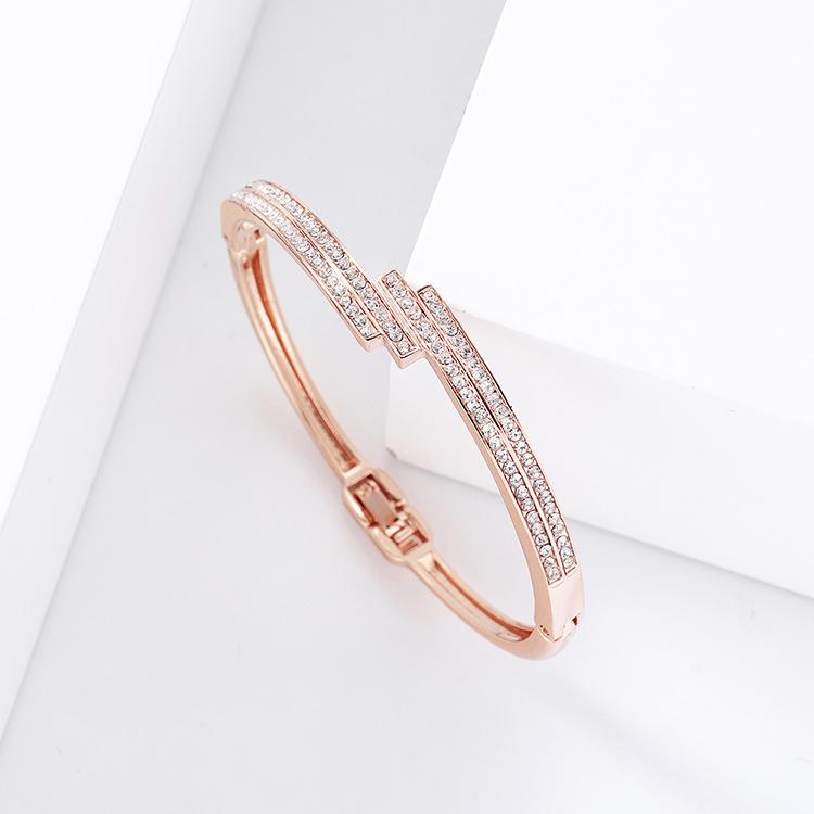 2020 Geometric Metal Wrist Gold Color Three-Layer Rhinestone Charm Bangles For Women Party Jewerly Accessory Gift
2020 Geometric Metal Wrist Gold Color Three-Layer Rhinestone Charm Bangles For Women Party Jewerly Accessory Gift