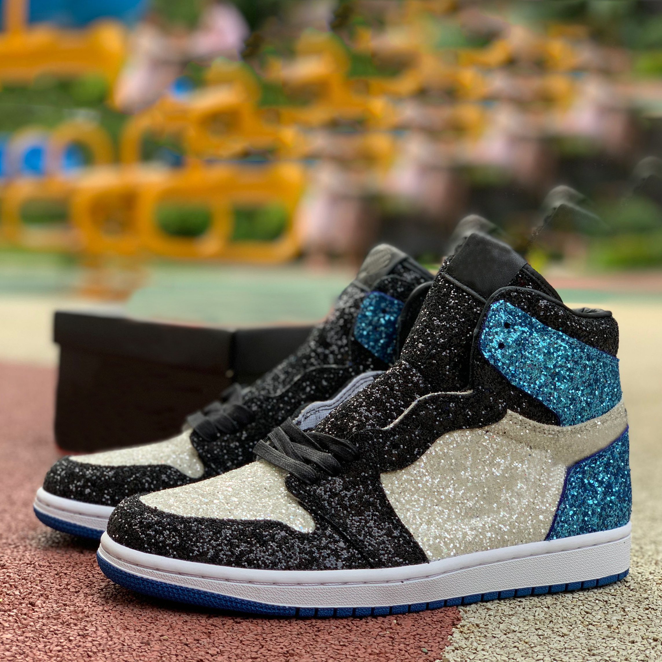 University Blue 1 1s high Basketball Shoes Mens Women Pollen Seafoam Fragment Bred Patent Prototype Hyper Royal UNC Chicago Cuctus Jack Trainer Sneakers With Box
University Blue 1 1s high Basketball Shoes Mens Women Pollen Seafoam Fragment Bred Patent Prototype Hyper Royal UNC Chicago Cuctus Jack Trainer Sneakers With Box