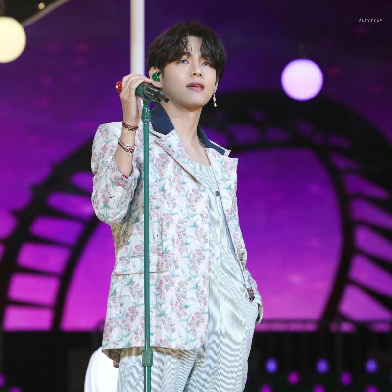 KPOP Bangtan Boys Kim Tae Hyung V bracelet flower fashion bracelet new men charm bracelets luxury jewelry Wholesale1
KPOP Bangtan Boys Kim Tae Hyung V bracelet flower fashion bracelet new men charm bracelets luxury jewelry Wholesale1