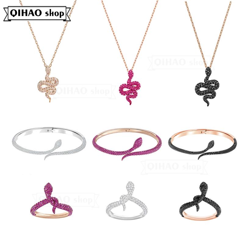 2021 fashion jewelry SWA exquisite nature modeling new Snake pattern black and white pink Charm Bracelet
2021 fashion jewelry SWA exquisite nature modeling new Snake pattern black and white pink Charm Bracelet