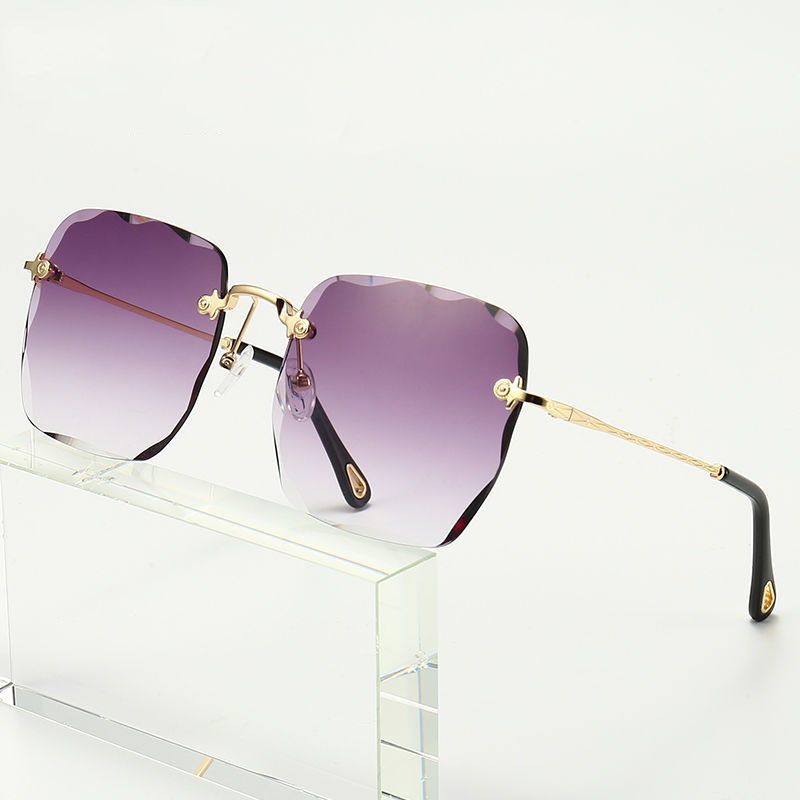 Outdoor Driving Sunglasses Female Male Brand Designer High Quality Fashion Frameless Rim Sunglasses Color Changing Sunglasses, Free Shipping
Outdoor Driving Sunglasses Female Male Brand Designer High Quality Fashion Frameless Rim Sunglasses Color Changing Sunglasses, Free Shipping
