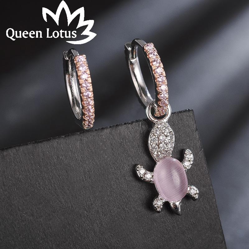 Queen Lotus 2021 Asymmetric Crystal Hoop Earrings for Women Korean Fashion Jewelry Pink Stone Earrings Tortoise Female
Queen Lotus 2021 Asymmetric Crystal Hoop Earrings for Women Korean Fashion Jewelry Pink Stone Earrings Tortoise Female