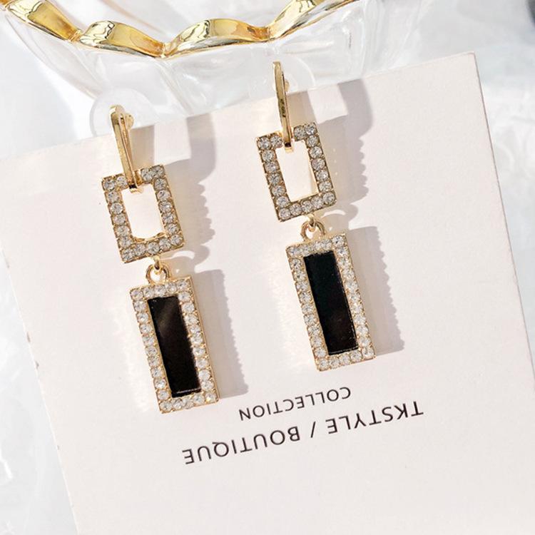 Women's Black Rectangular High-end Earrings Simple and Individual all-match Earrings Female 2020 New Year Gift
Women's Black Rectangular High-end Earrings Simple and Individual all-match Earrings Female 2020 New Year Gift