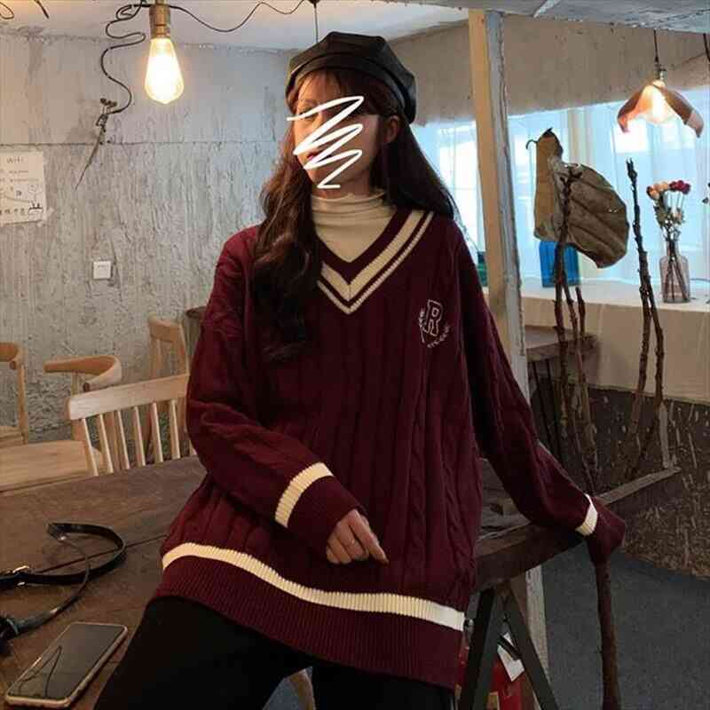 color matching v-neck sweater for female students in autumn and winter. loose pullover wild twist knit jacket, White;black
color matching v-neck sweater for female students in autumn and winter. loose pullover wild twist knit jacket, White;black