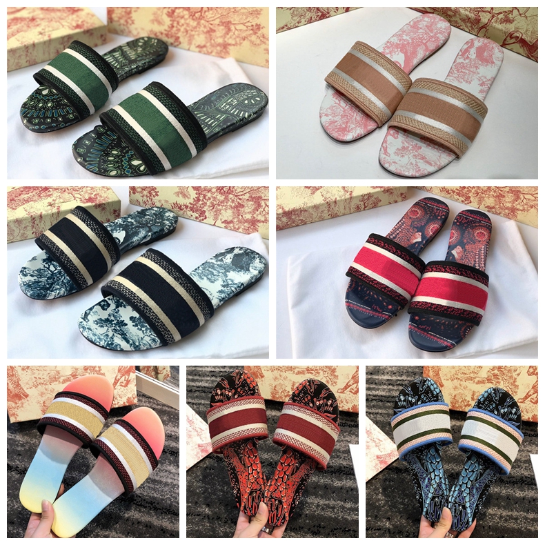 2021 luxurys designers shoes Women Sandals Slippers Embroidery Sandal Floral Brocade Flip Flops Striped Beach Genuine Leather Dazzle F b0qY#
2021 luxurys designers shoes Women Sandals Slippers Embroidery Sandal Floral Brocade Flip Flops Striped Beach Genuine Leather Dazzle F b0qY#