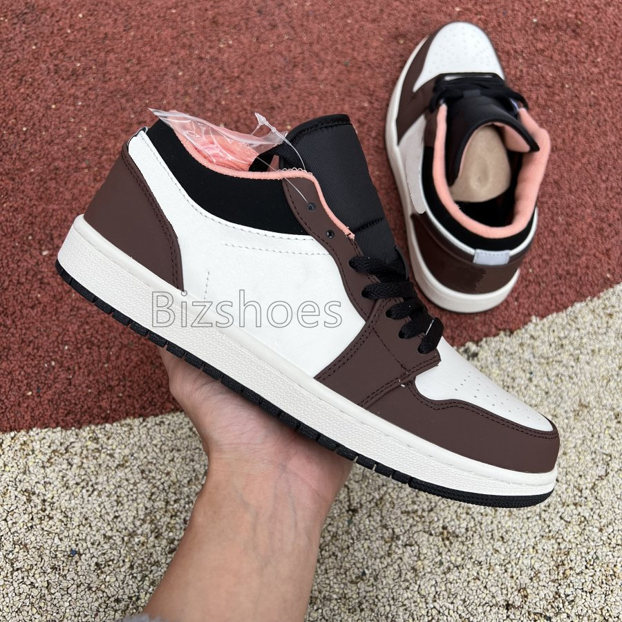 1 Low Mocha Brown Sports shoes White leather Chocolate Brown Suede Sail Lace-Up Outdoor Mens Womens Sneakers Designers Running Shoe, 01
1 Low Mocha Brown Sports shoes White leather Chocolate Brown Suede Sail Lace-Up Outdoor Mens Womens Sneakers Designers Running Shoe, 01