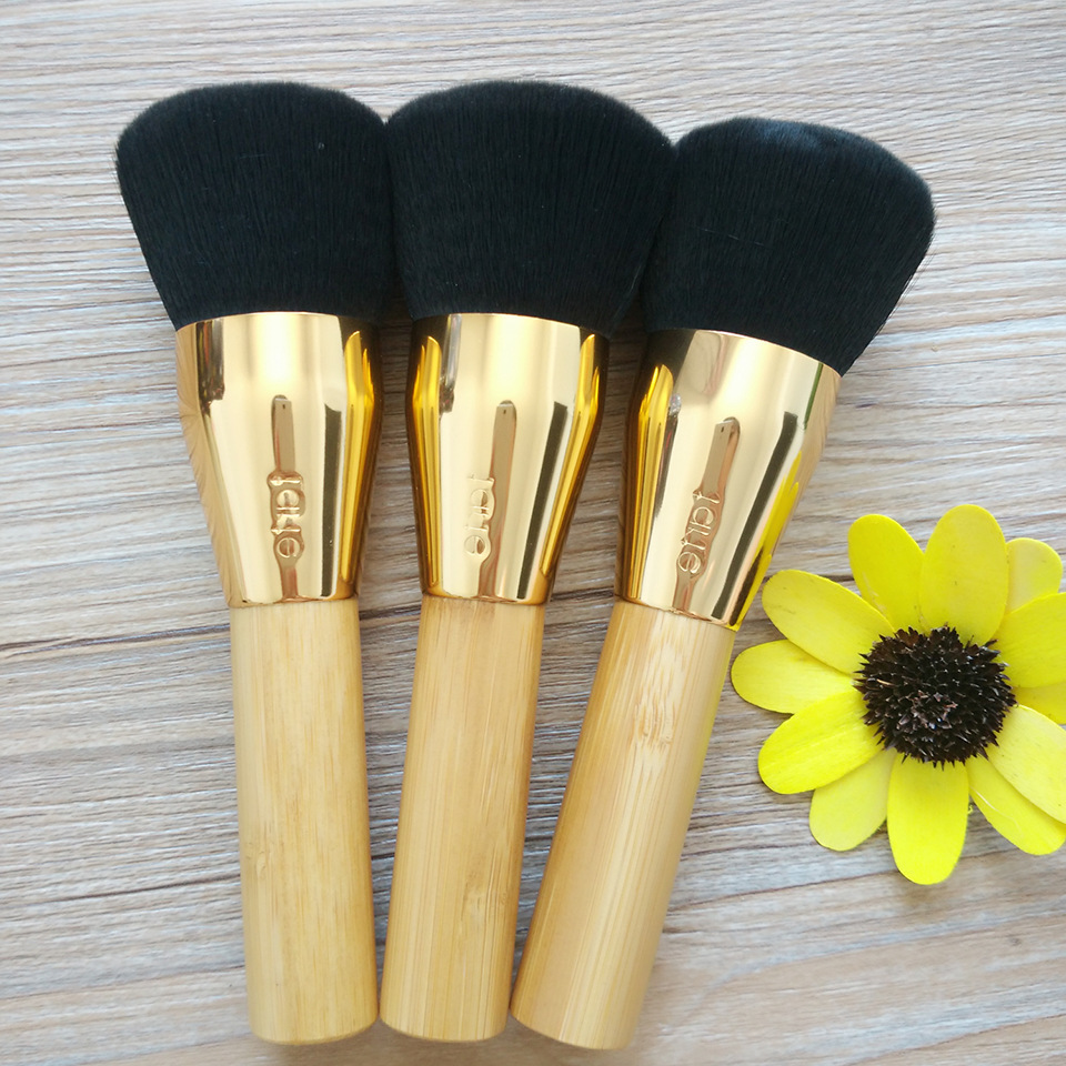 Professional Makeup Brushes Bamboo Handle Powder Concealer Foundation Makeup Tools Beauty Cosmetics Brush
Professional Makeup Brushes Bamboo Handle Powder Concealer Foundation Makeup Tools Beauty Cosmetics Brush