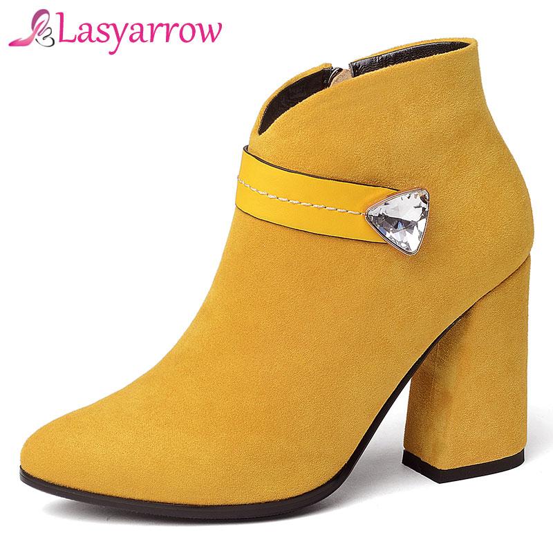 Lasyarrow Chunky Heels Women Ankle Boots Zipper Thick high Heel Short Boots Winter Autumn 10Colors Black Red Crystal Shoes, Pu inside wine red
Lasyarrow Chunky Heels Women Ankle Boots Zipper Thick high Heel Short Boots Winter Autumn 10Colors Black Red Crystal Shoes, Pu inside wine red