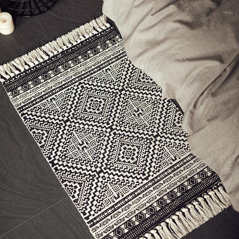New Black and white Hand Woven Cotton Linen Carpet Rug Bedside Rug Geometric Floor Mat Living Room Bedroom Carpet Home Decor1, A2
New Black and white Hand Woven Cotton Linen Carpet Rug Bedside Rug Geometric Floor Mat Living Room Bedroom Carpet Home Decor1, A2