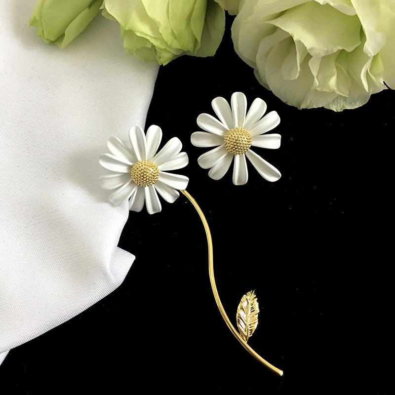 Stud Accessories Temperament Minimalist 2021 Beautiful Fried Chicken Fire Summer Daisy AB Tassel Earrings
Stud Accessories Temperament Minimalist 2021 Beautiful Fried Chicken Fire Summer Daisy AB Tassel Earrings