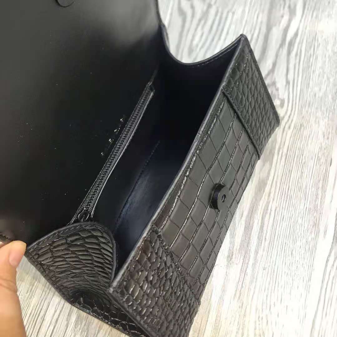 Hot New Version Luxurys Designers Bags Alligator Leather Baguette Hasp Cover Inner Zipper Pocket Shoulder Bags Fashion Women Handbags Purse, Black alligator
Hot New Version Luxurys Designers Bags Alligator Leather Baguette Hasp Cover Inner Zipper Pocket Shoulder Bags Fashion Women Handbags Purse, Black alligator