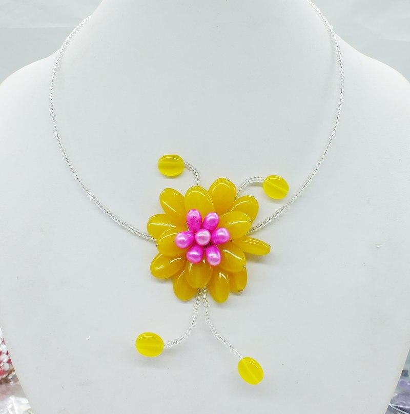 Exquisite !! Great I love it Brazilian semi-precious stones flower necklace ,classic bohemian jewelry
Exquisite !! Great I love it Brazilian semi-precious stones flower necklace ,classic bohemian jewelry