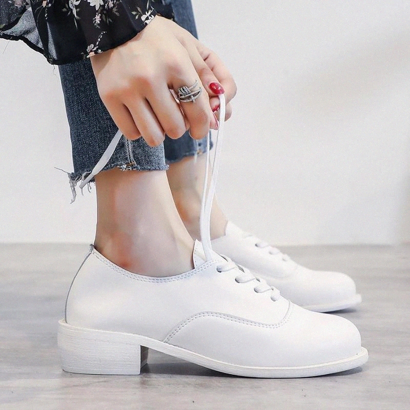 Genuine Leather Shoes Women Brogue Shoes Middle Heels Black White Elegant Ladies High Heels Brand Female Footwear A1764 #9s1t
Genuine Leather Shoes Women Brogue Shoes Middle Heels Black White Elegant Ladies High Heels Brand Female Footwear A1764 #9s1t