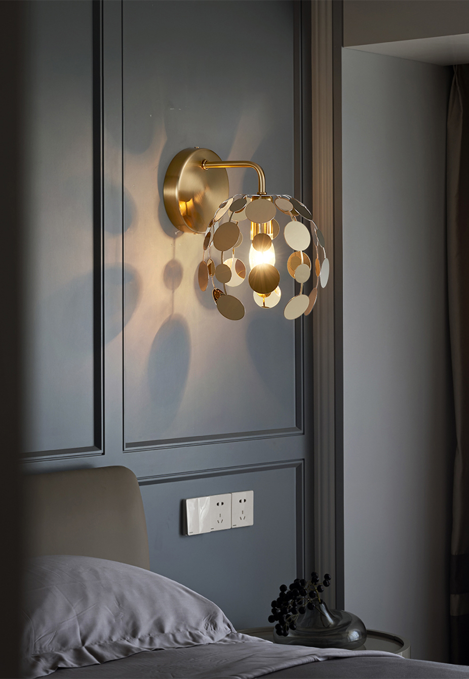 New modern led wall sconce light gold bedroom living room stainless steel wall lamps luxury home decor bedroom light fixtures
New modern led wall sconce light gold bedroom living room stainless steel wall lamps luxury home decor bedroom light fixtures